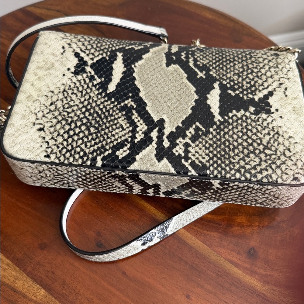 Jimmy Choo Light Stone and Black Snake-Print Wallet with Gold JC Logo - Picture 7 of 9